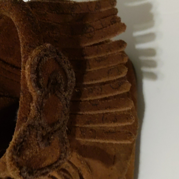 Minnetonka sanrio hello kitty girls moccasins - Picture 2 of 11